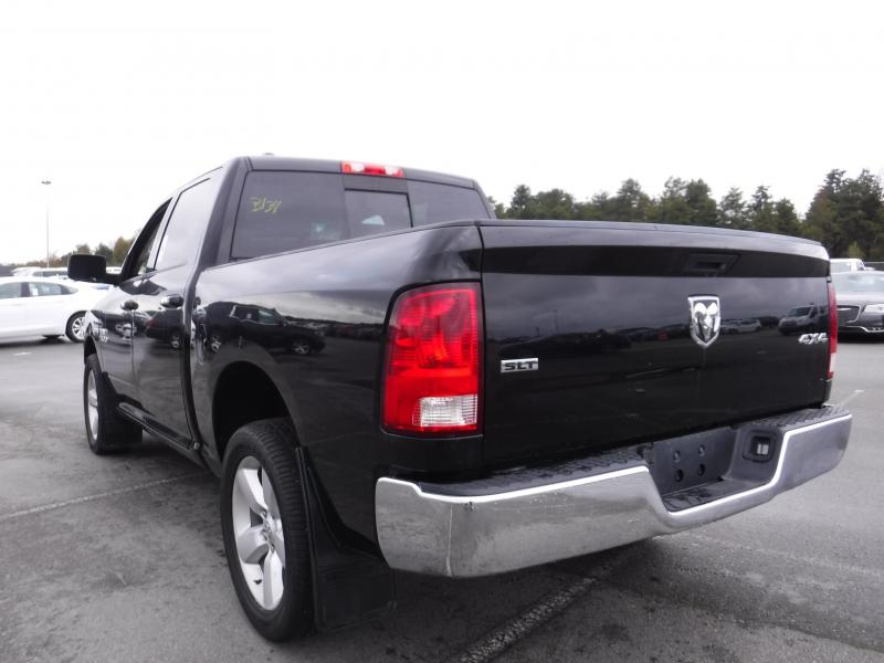 2014 Dodge RAM 1500 SLT Crew Cab Short Box 4WD | Repo.com